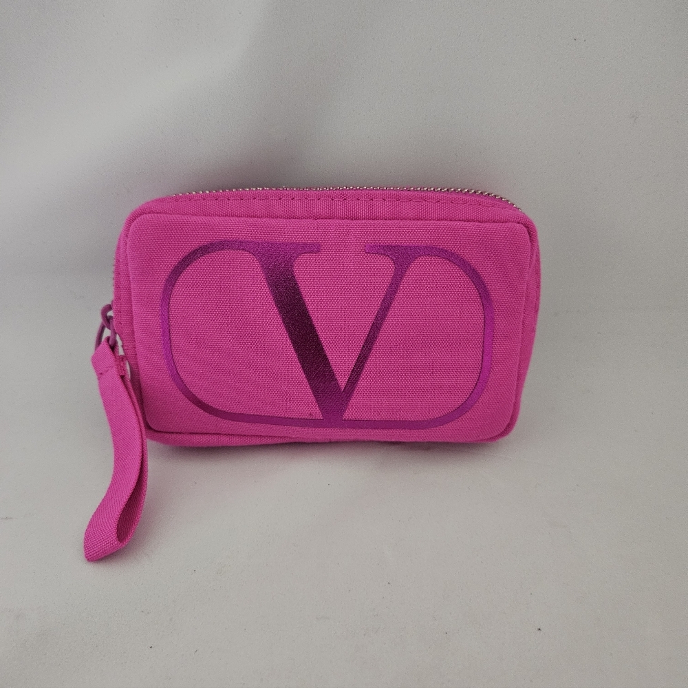 🖤Valentino Small Vibrant Pink Wrislet